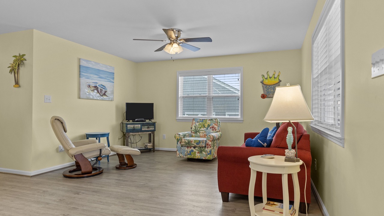 Photo of Livingroom in Atlantic Beach