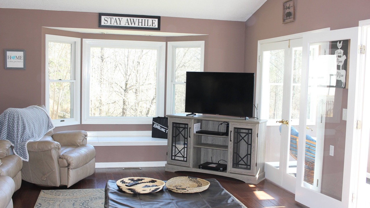 Photo of Livingroom in Flat Rock