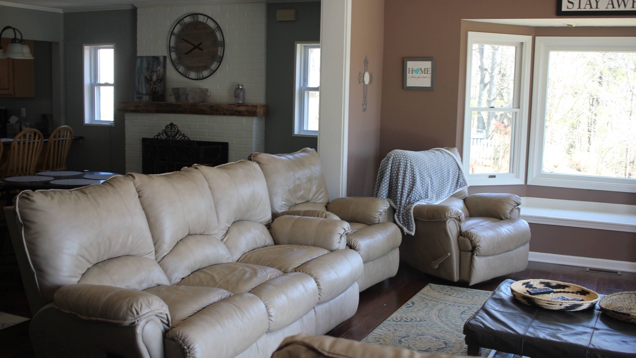 Photo of Livingroom in Flat Rock
