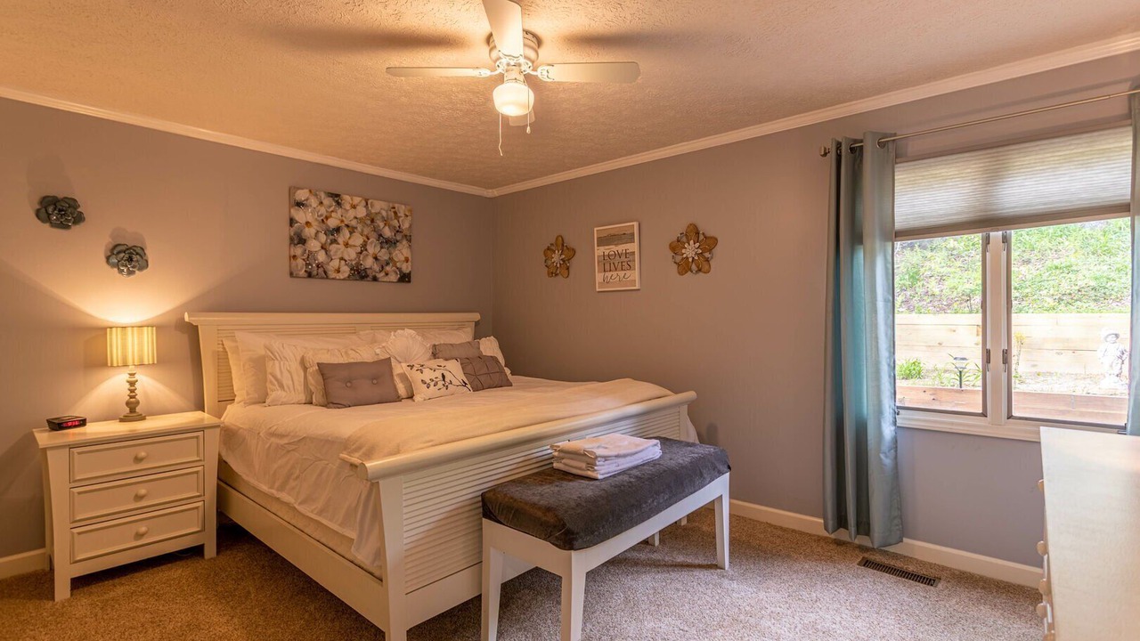 Photo of Bedroom in Newland