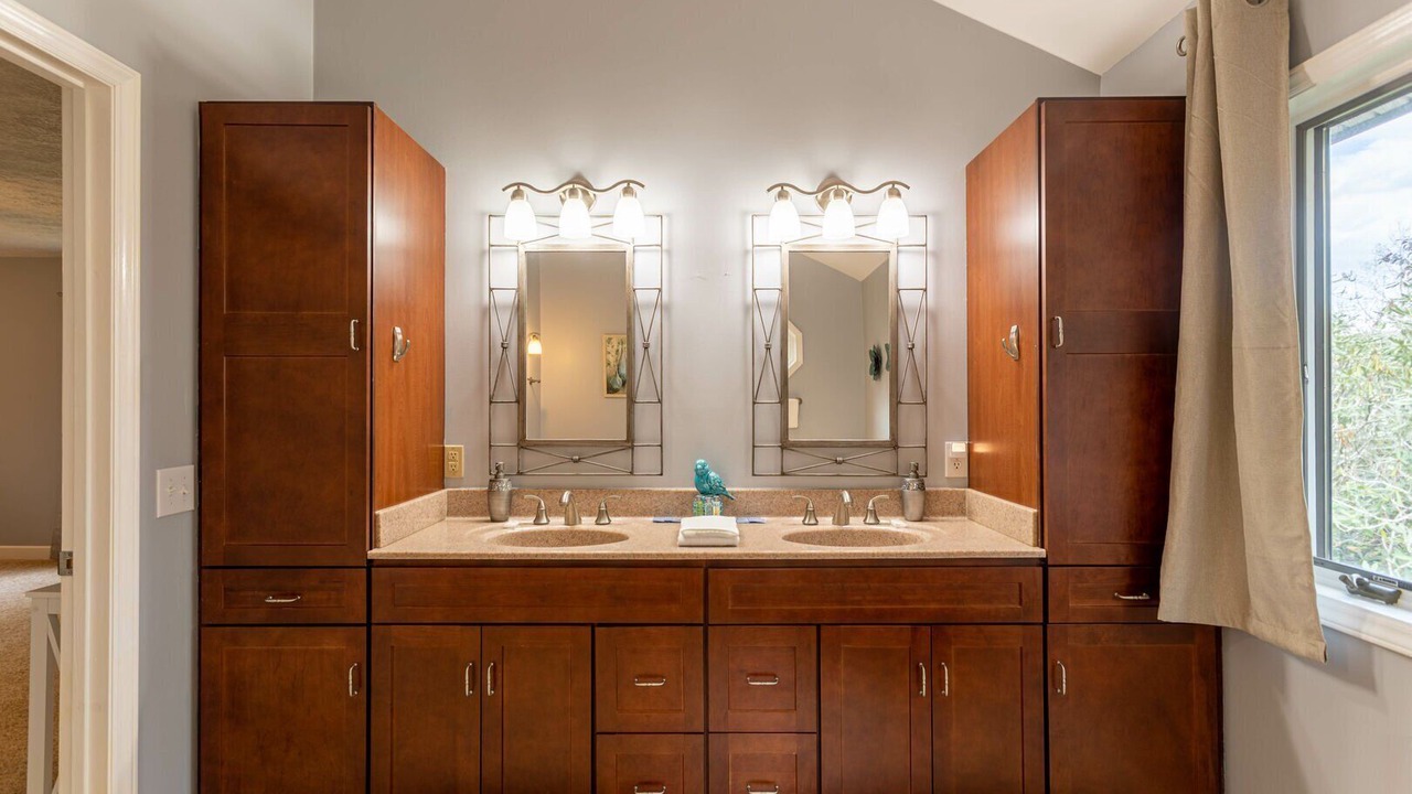 Photo of Bathroom in Newland