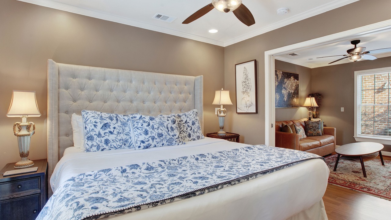 Photo of Bedroom in Historic District - North