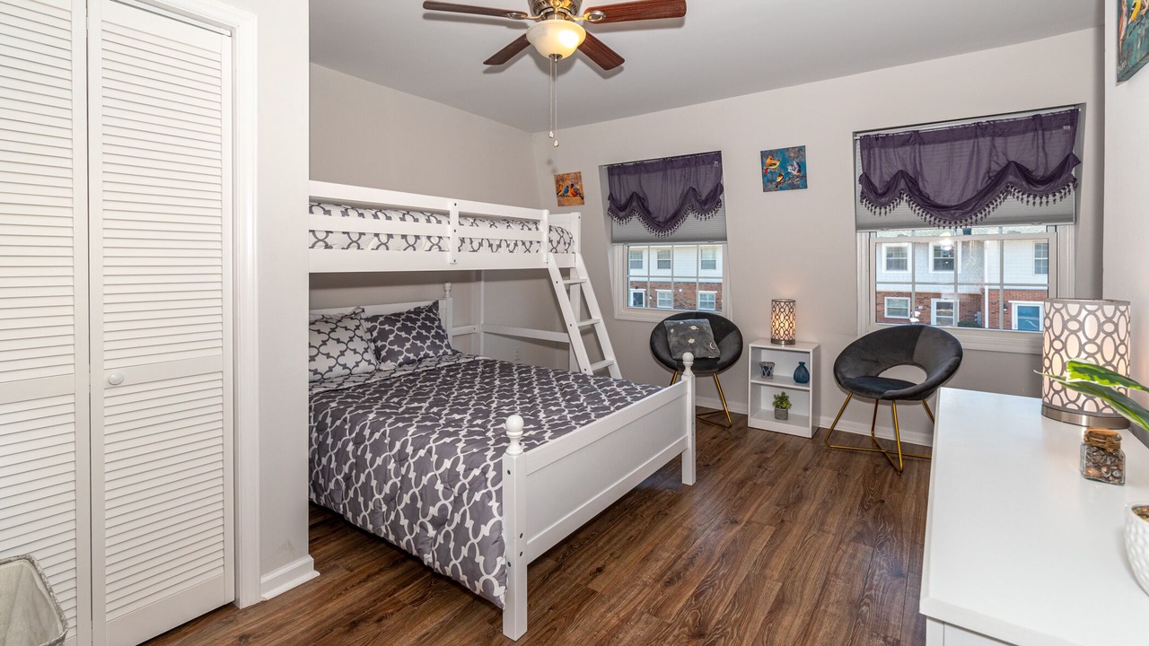 Photo of Bedroom in Pine Knoll Shores