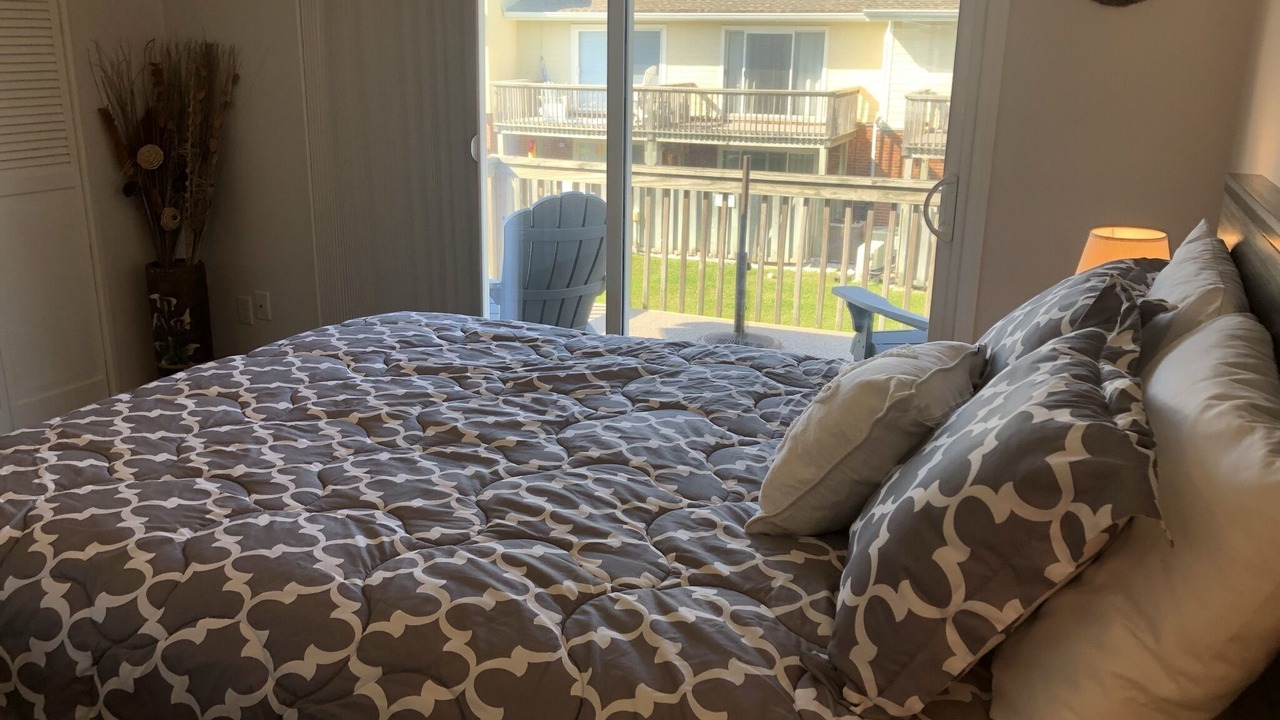 Photo of Bedroom in Pine Knoll Shores