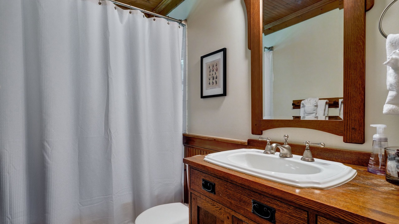 Photo of Bathroom in Lake Sequoyah