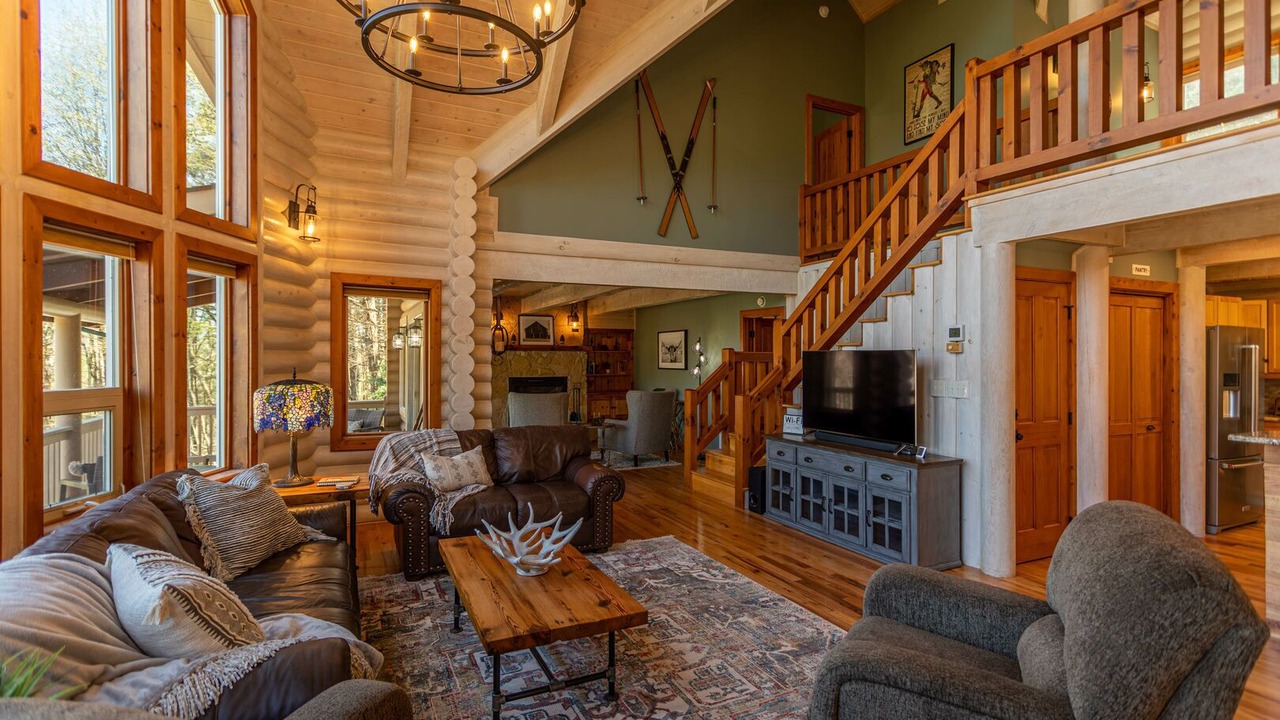 Photo of Livingroom in Sugar Grove