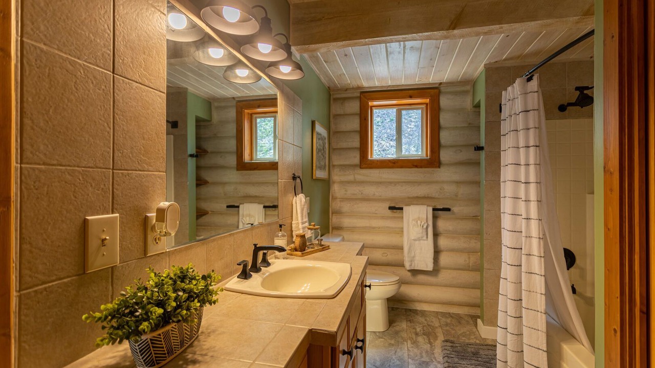 Photo of Bathroom in Sugar Grove