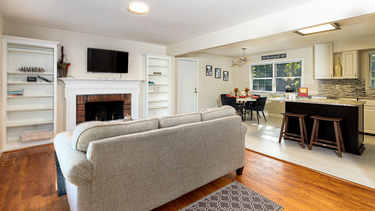 Photo of Livingroom in Northwest Raleigh