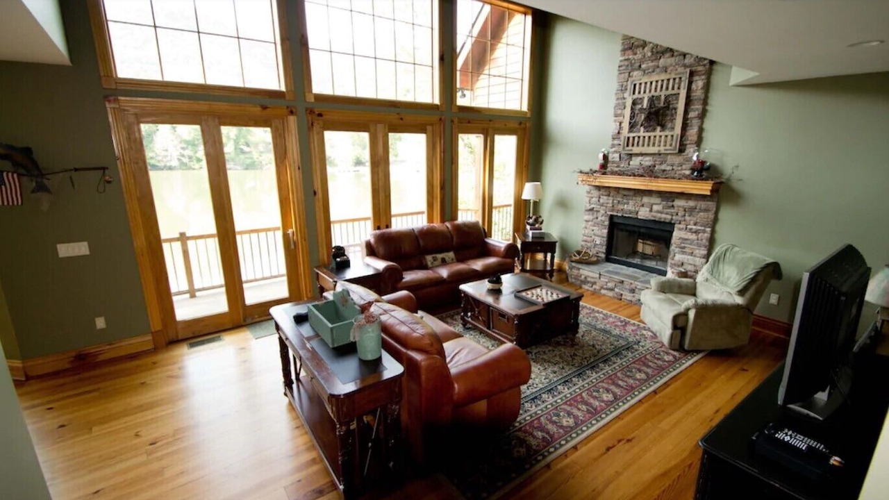 Photo of Livingroom in Robbinsville
