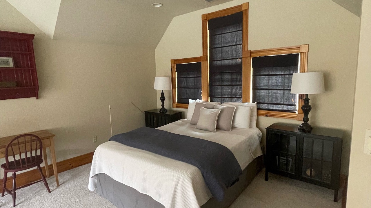 Photo of Bedroom in Robbinsville