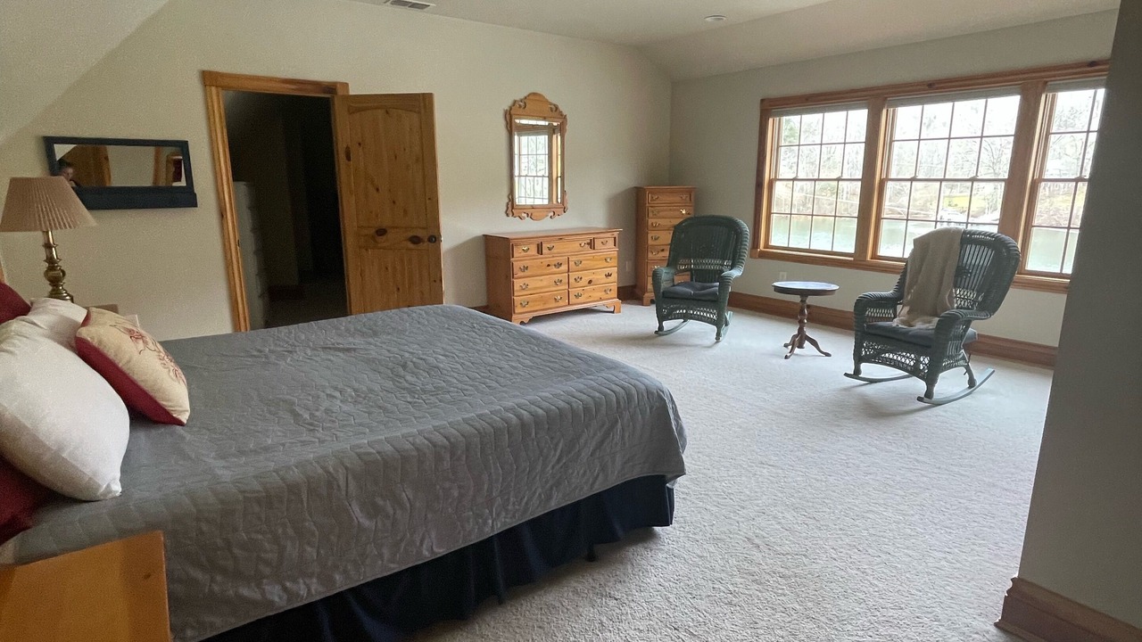 Photo of Bedroom in Robbinsville