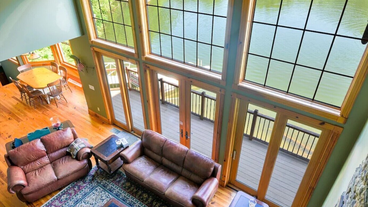 Photo of Livingroom in Robbinsville