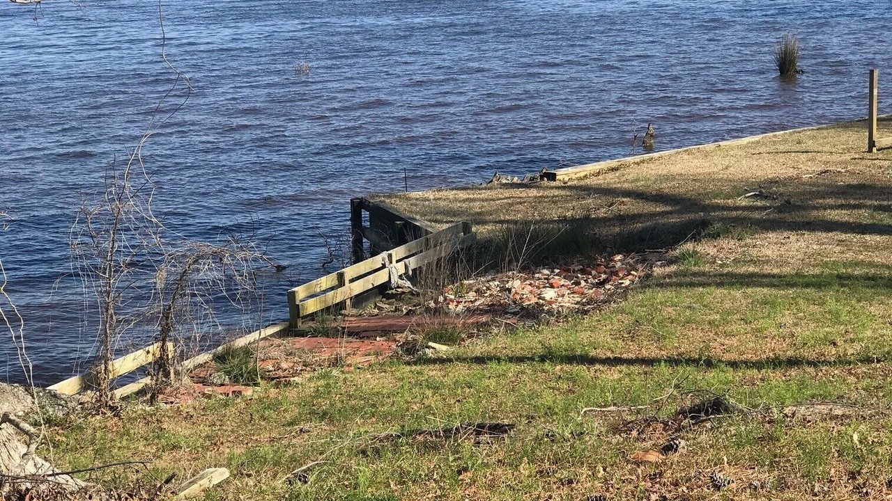 Photo of Others in James City