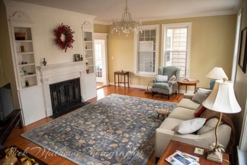 Photo of Livingroom in James City