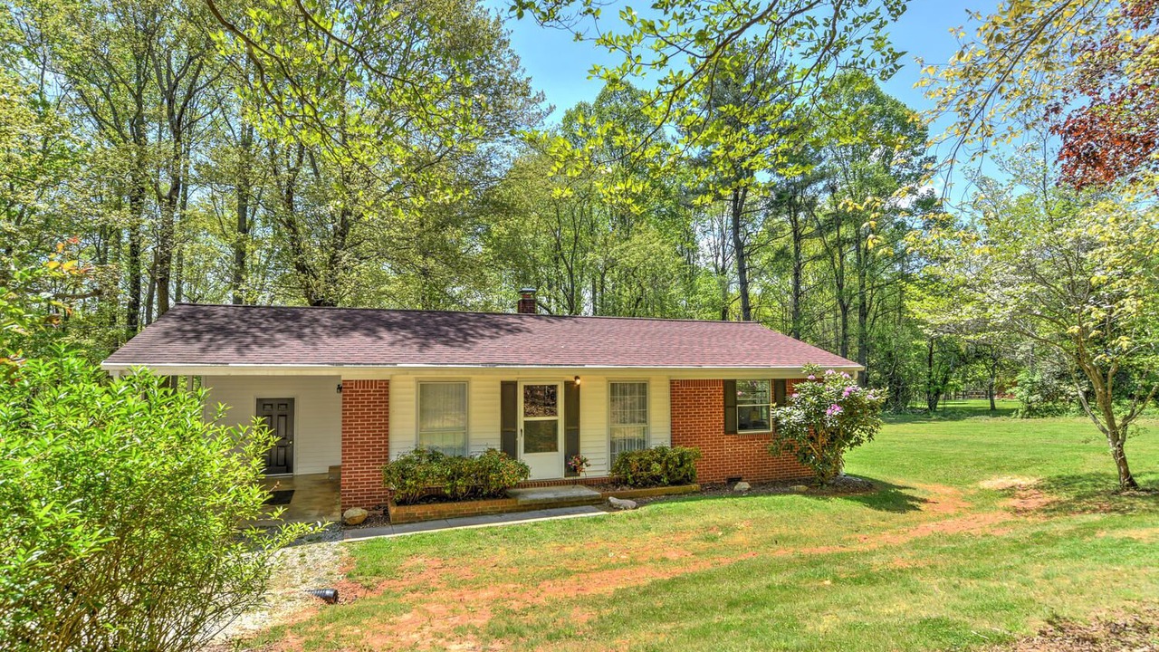 Photo of Outdoor in Avery Creek
