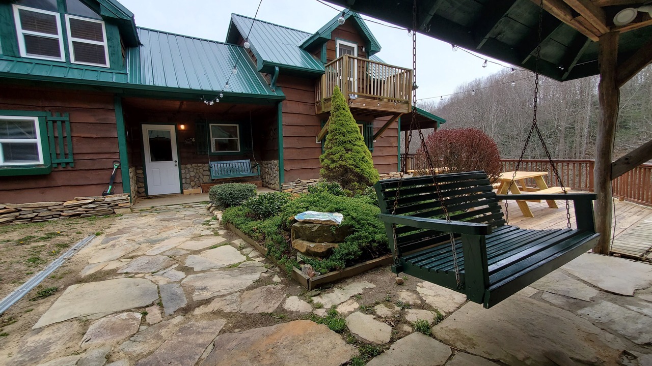 Photo of Patio Balcony in Spruce Pine