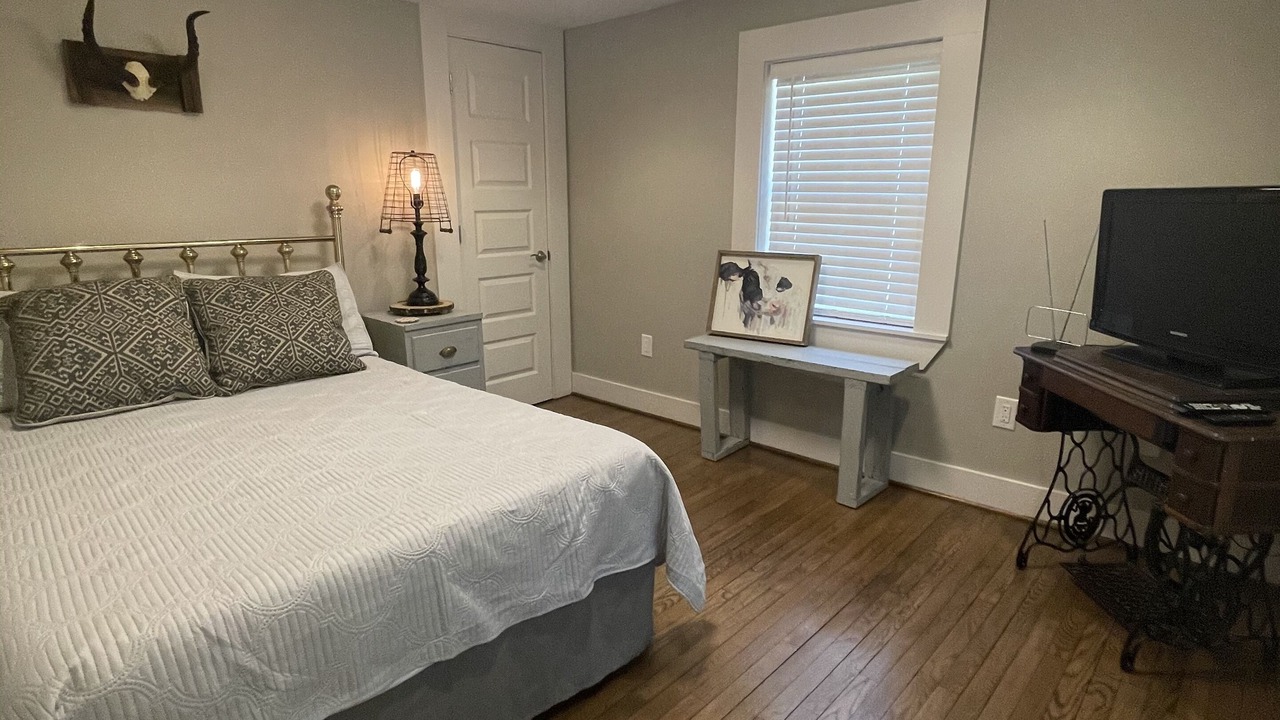Photo of Bedroom in Francisco