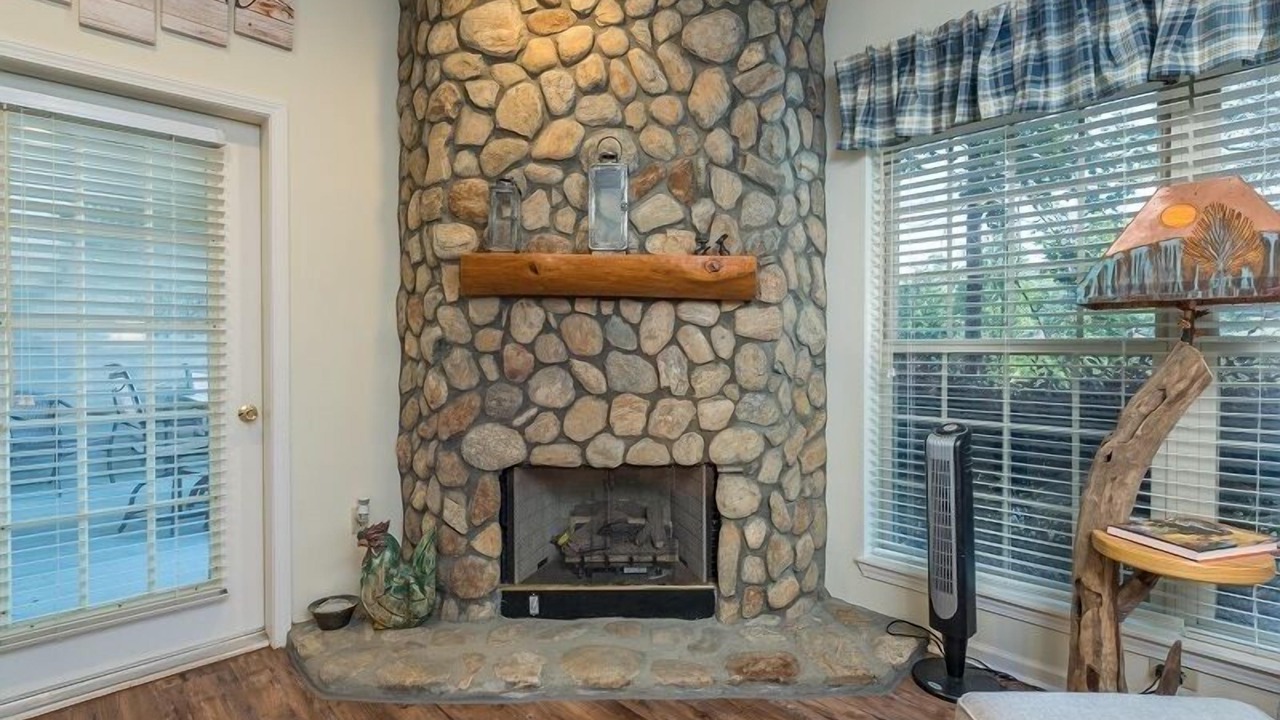 Photo of Livingroom in Lake Lure