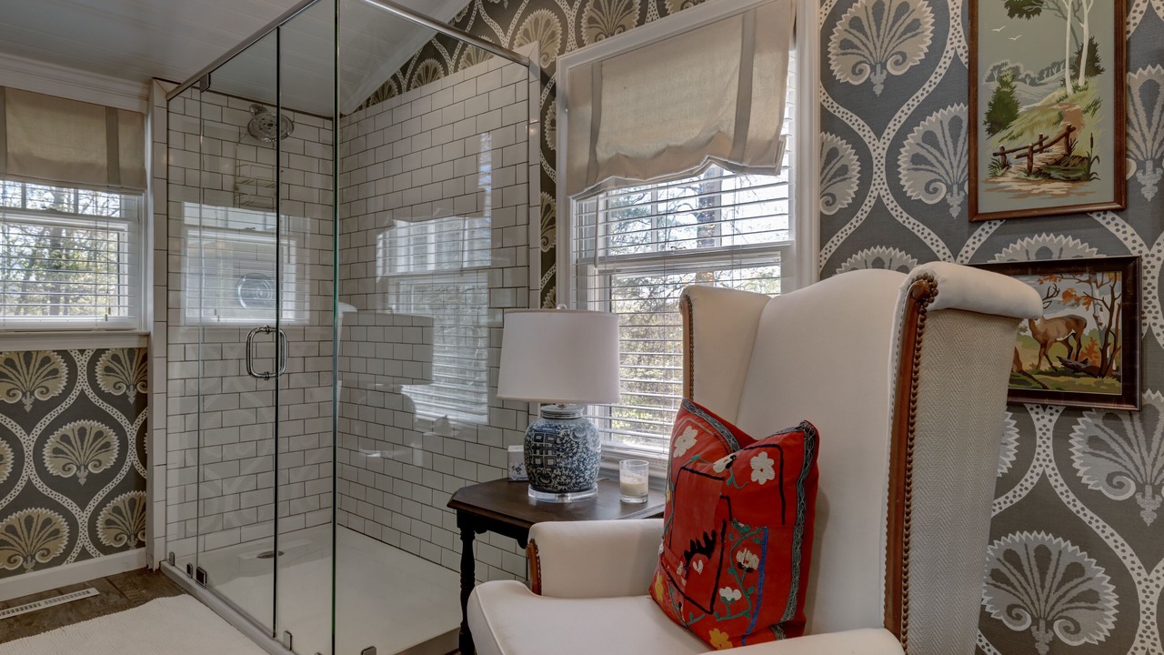 Photo of Bathroom in Mirror Lake
