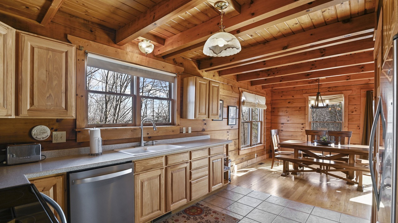 Photo of Kitchen in Laurel Lakes