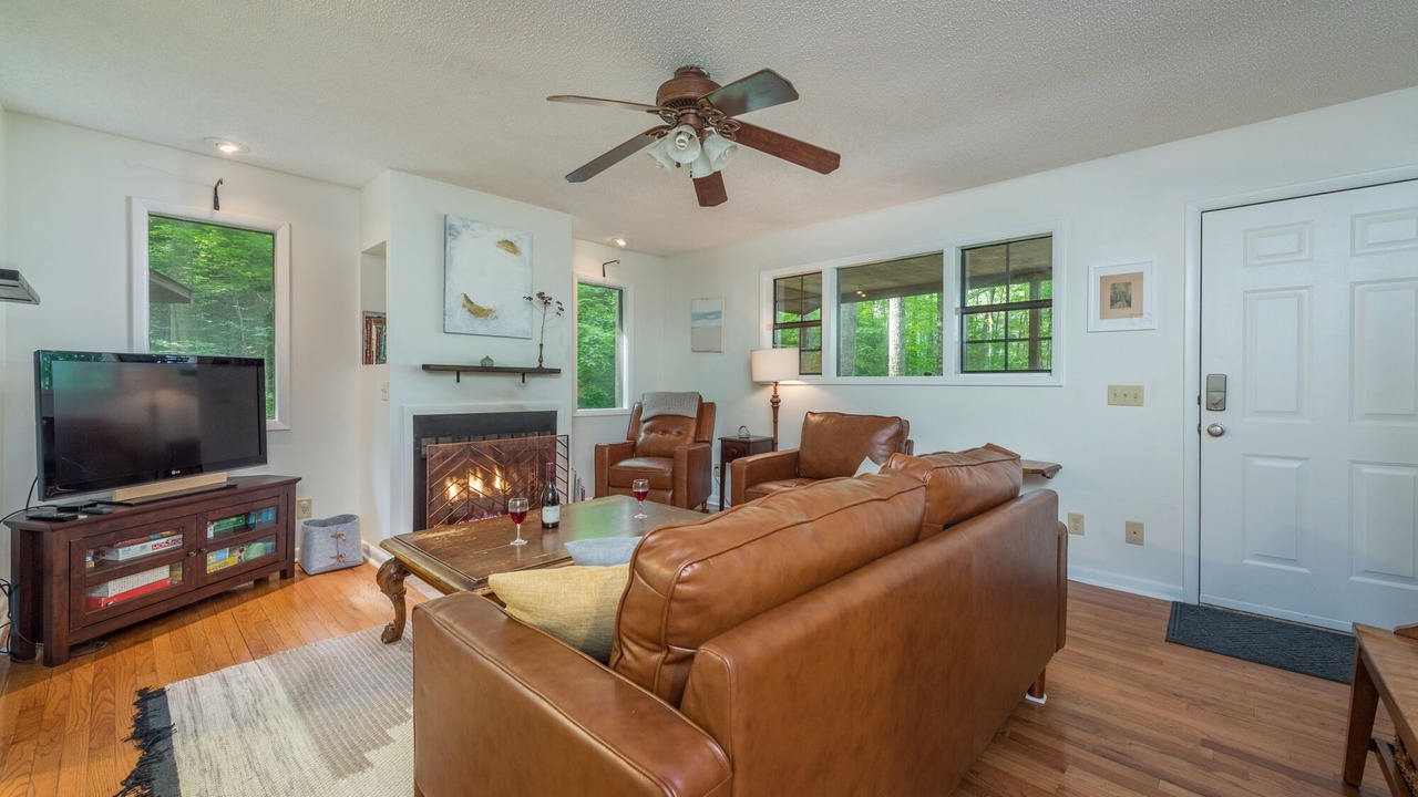 Photo of Bedroom in Mars Hill