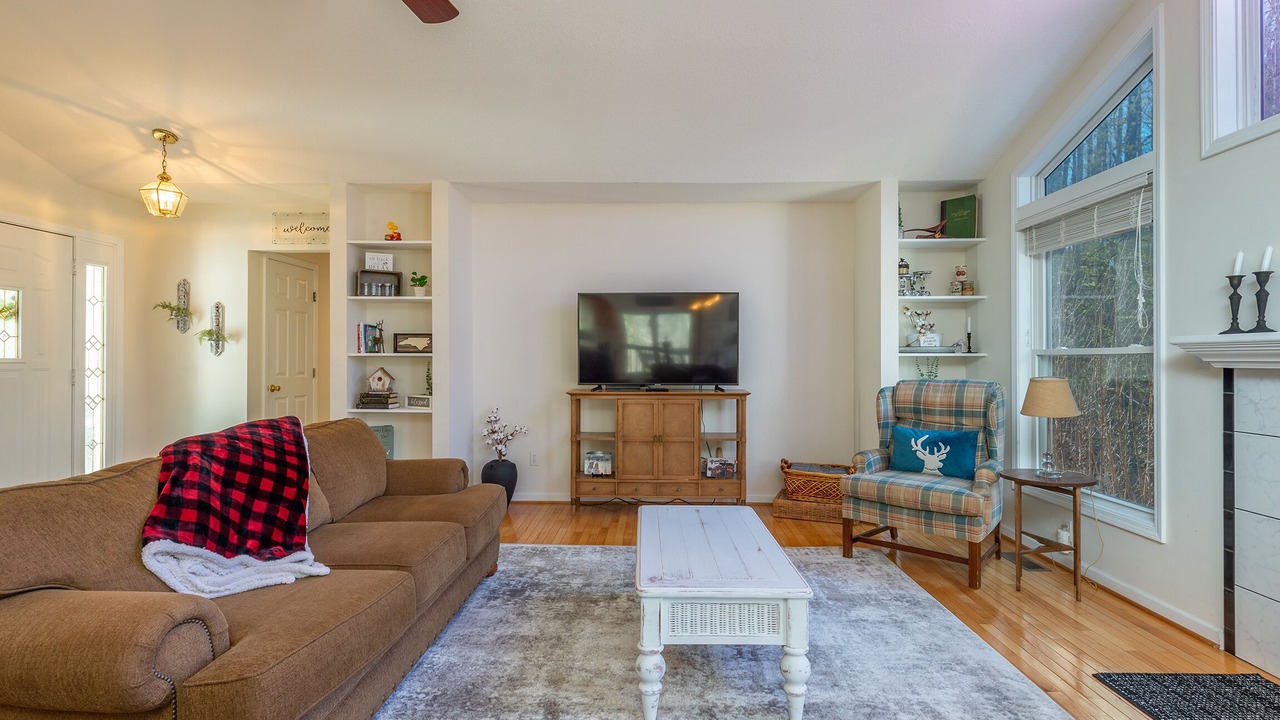 Photo of Livingroom in Burnsville