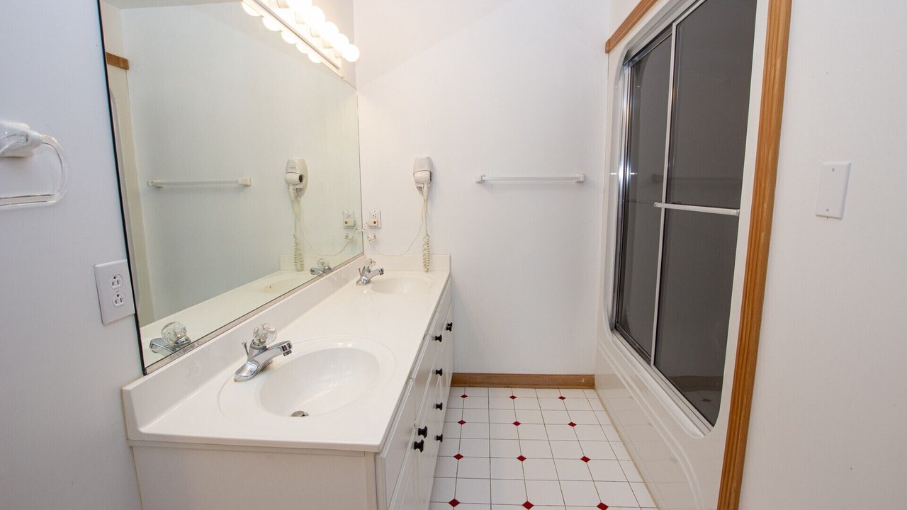 Photo of Bathroom in Ocean Hill