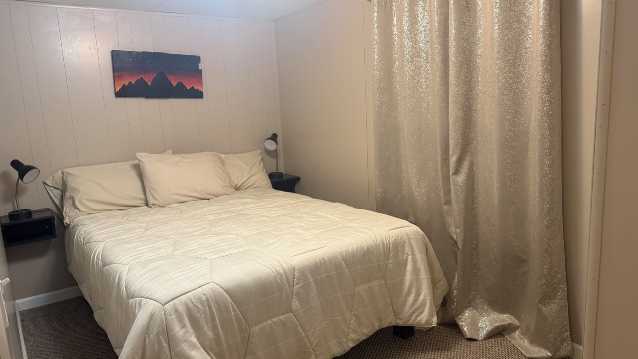 Photo of Bedroom in Flat Rock