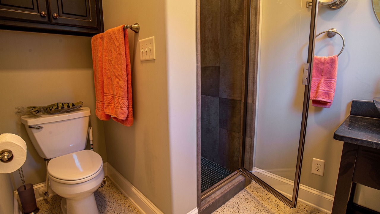 Photo of Bathroom in Oriental