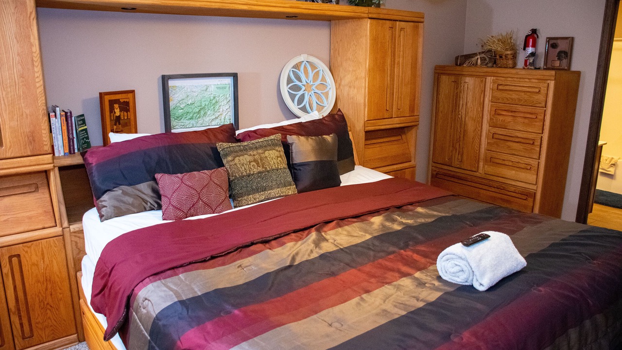Photo of Bedroom in Wears Valley