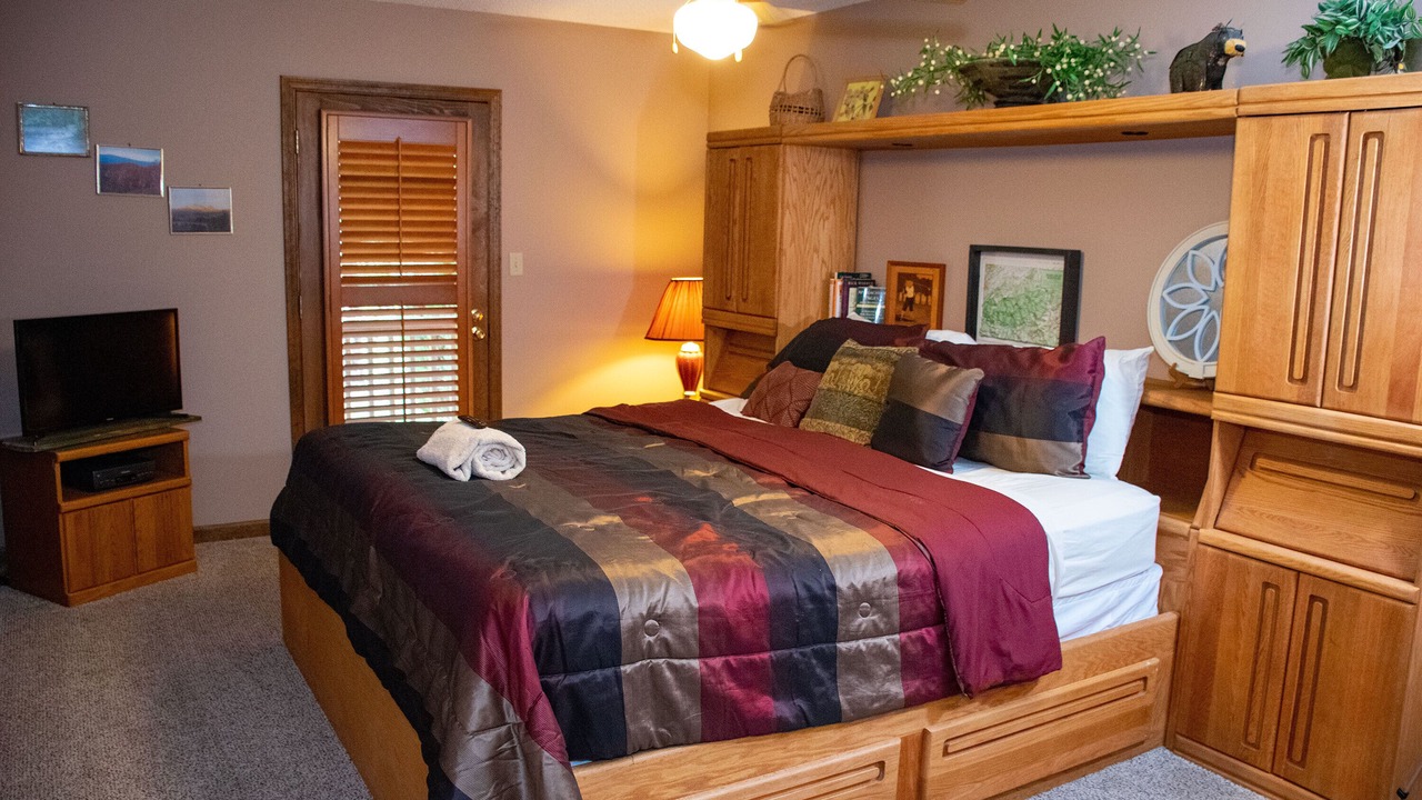 Photo of Bedroom in Wears Valley
