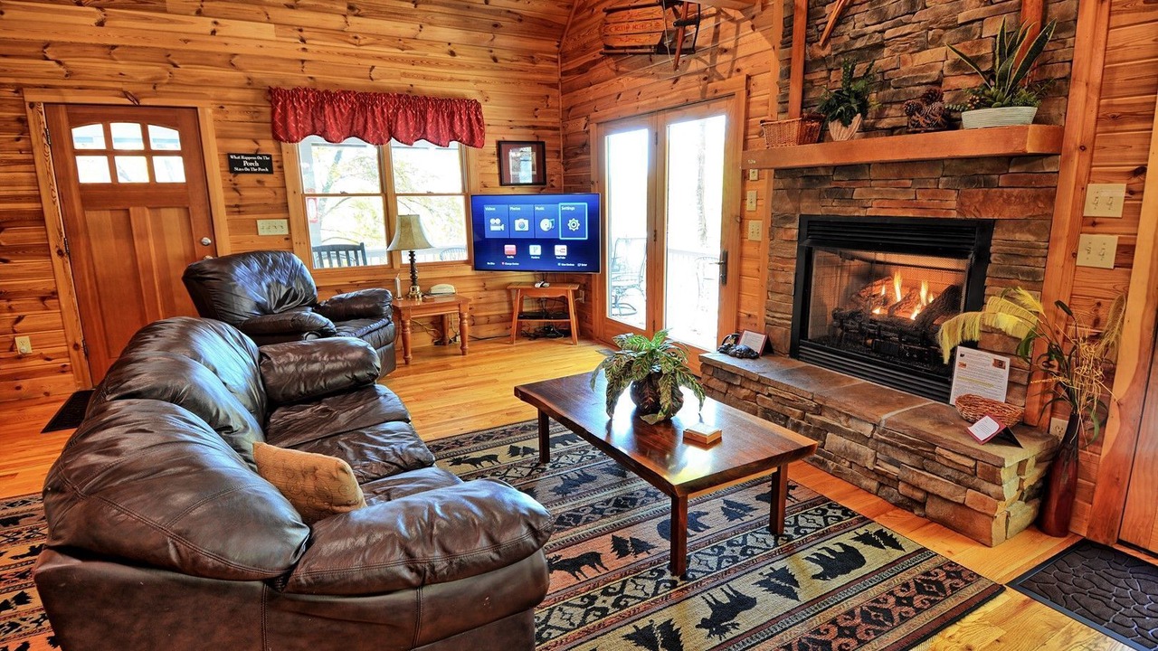 Photo of Livingroom in West Jefferson