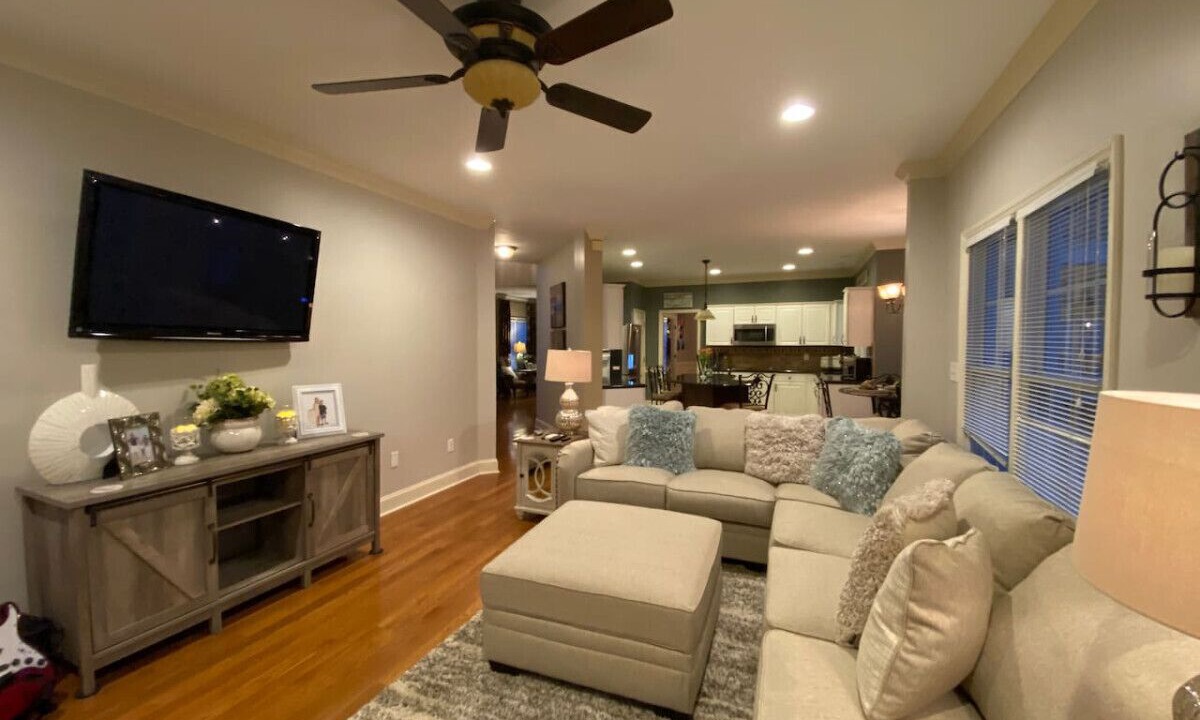 Photo of Livingroom in Jamestown