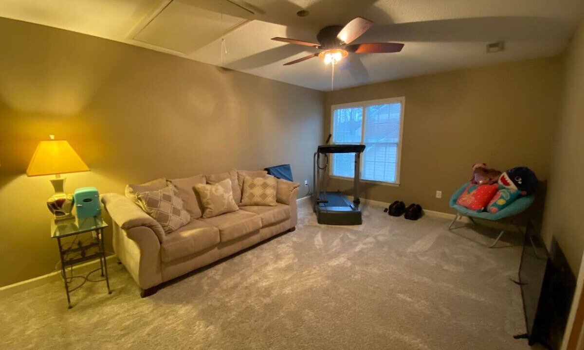 Photo of Livingroom in Jamestown
