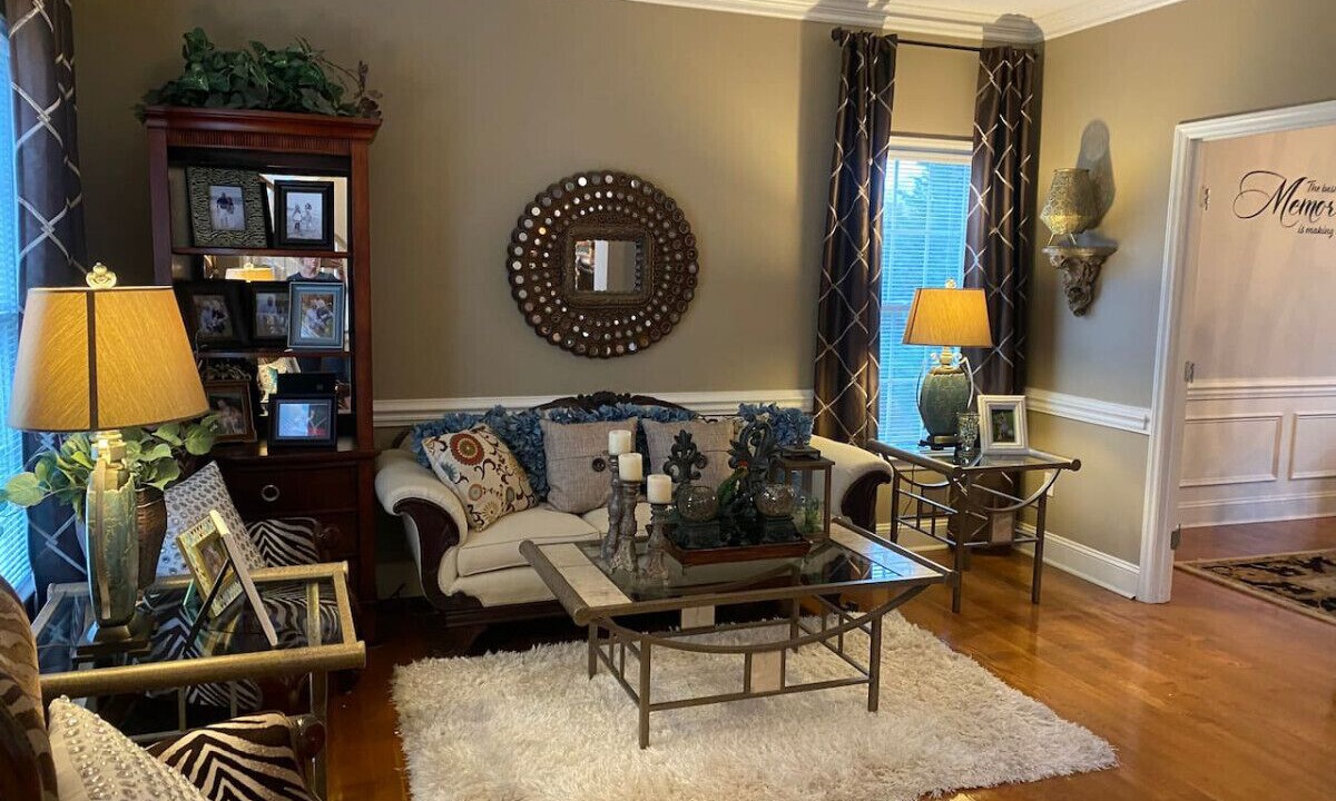 Photo of Livingroom in Jamestown