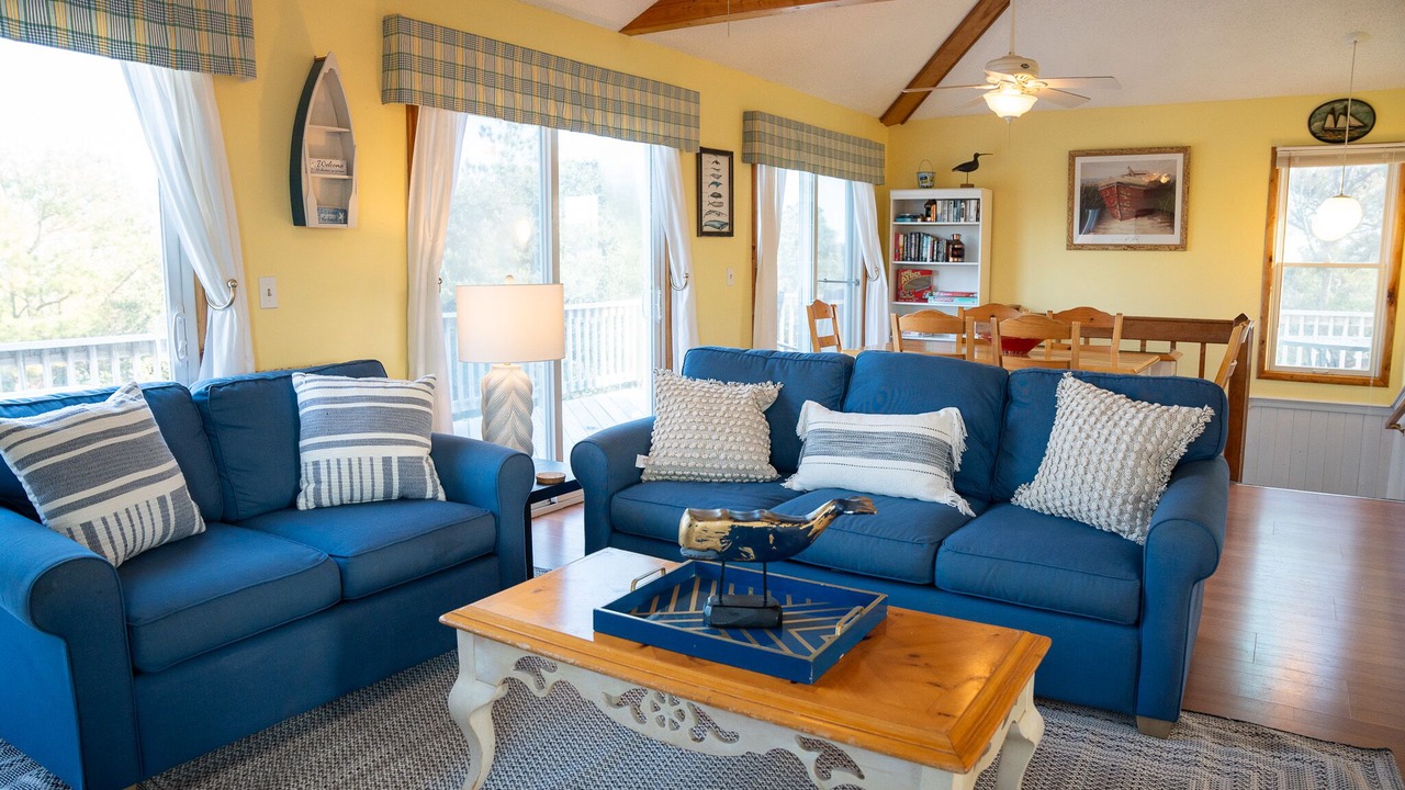Photo of Livingroom in Whalehead Beach
