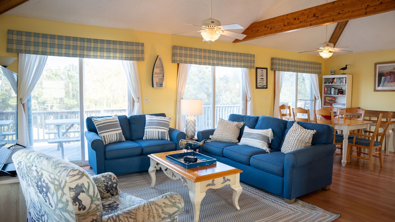 Photo of Livingroom in Whalehead Beach