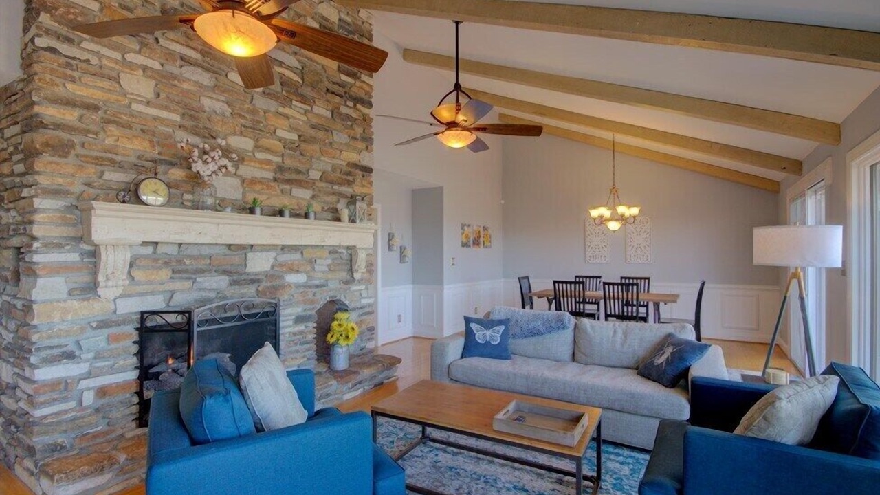 Photo of Livingroom in Pisgah Forest