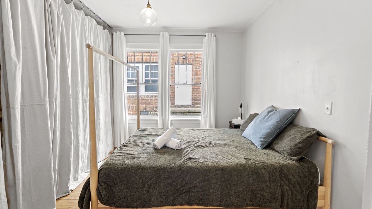 Photo of Bedroom in Plaza Midwood