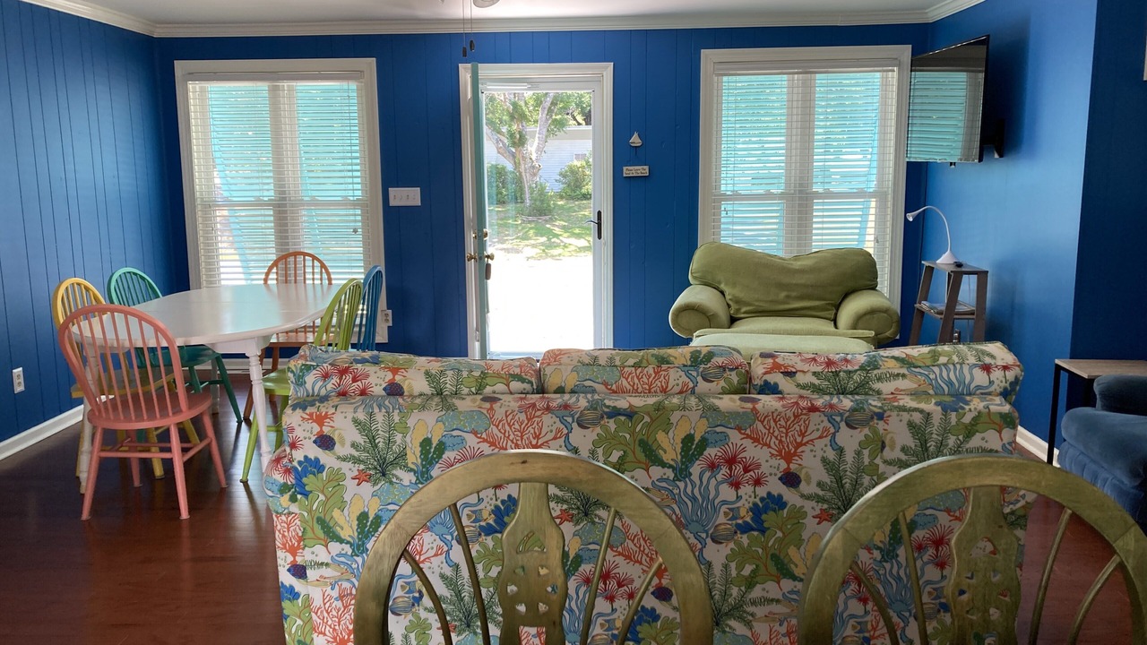 Photo of Livingroom in Pine Knoll Shores