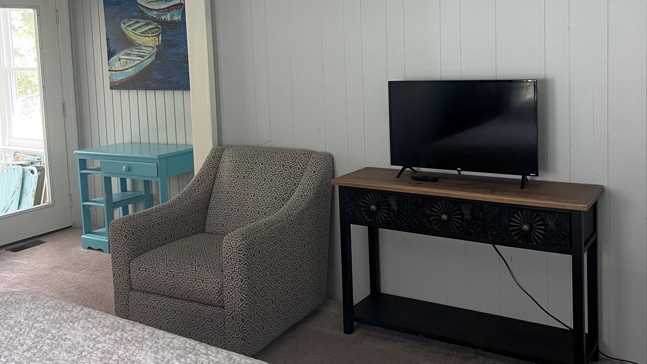 Photo of Bedroom in Pine Knoll Shores