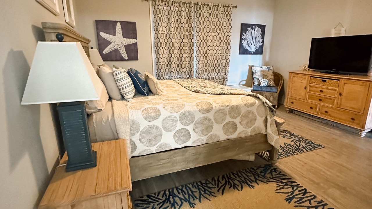 Photo of Bedroom in Manteo