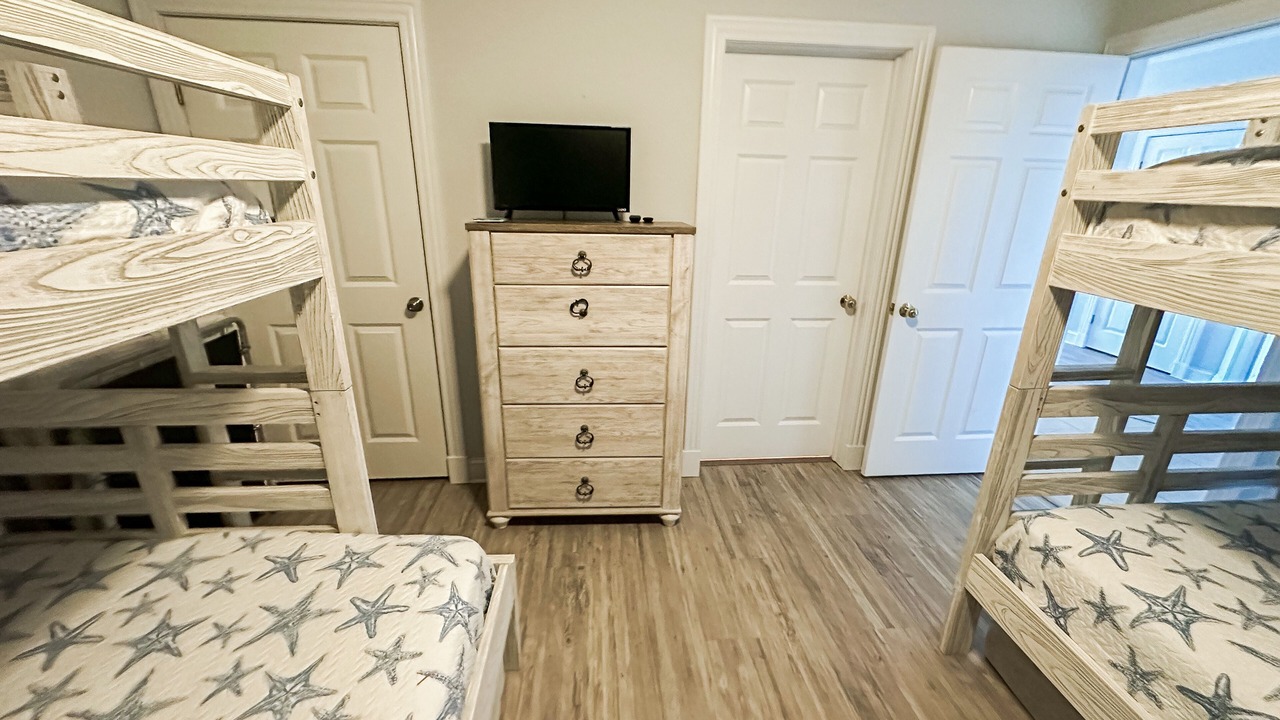 Photo of Bedroom in Manteo