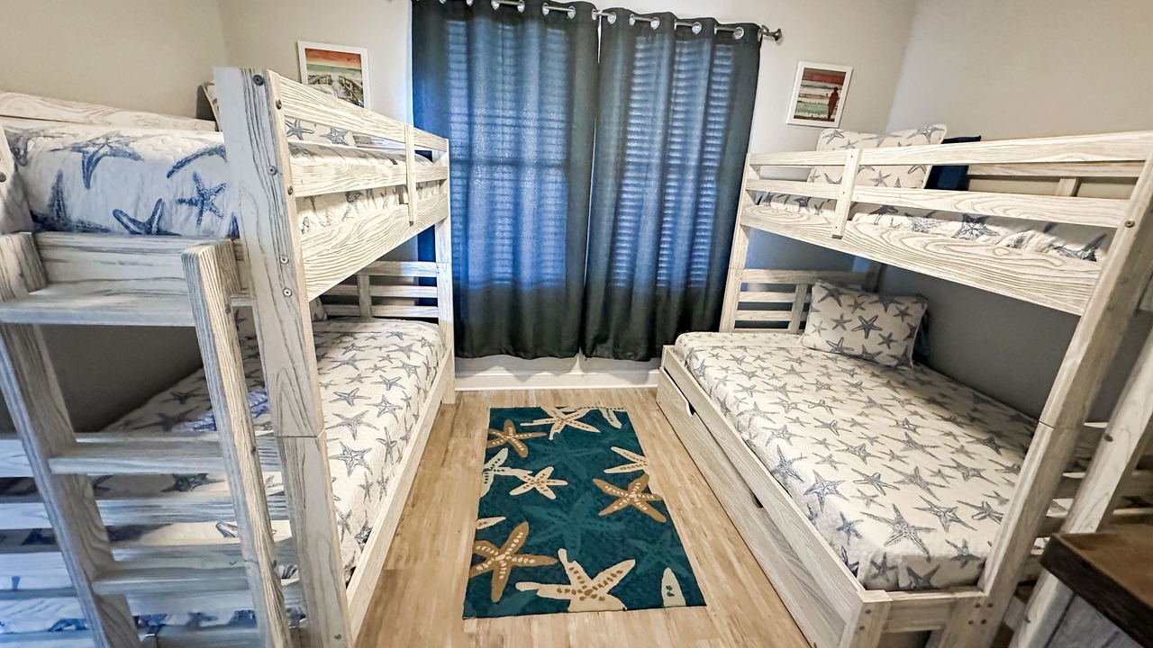 Photo of Bedroom in Manteo
