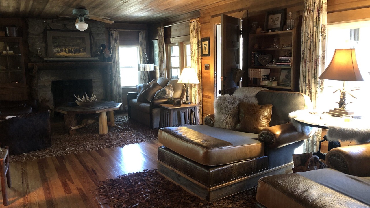Photo of Livingroom in Brevard