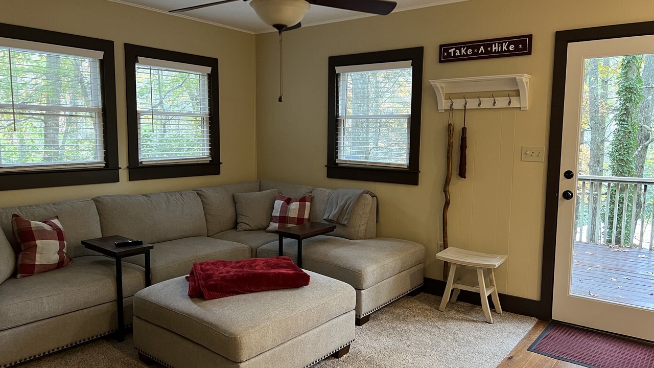 Photo of Livingroom in Cashiers