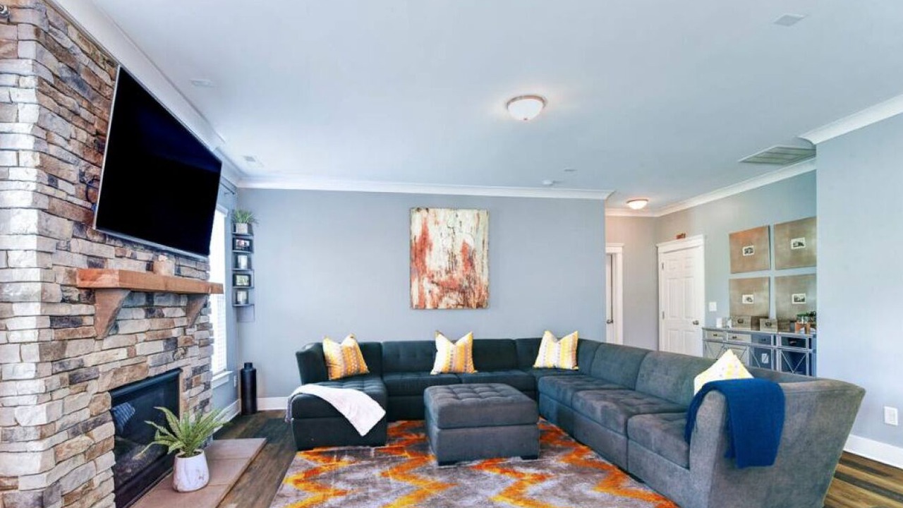 Photo of Livingroom in Dixie - Berryhill