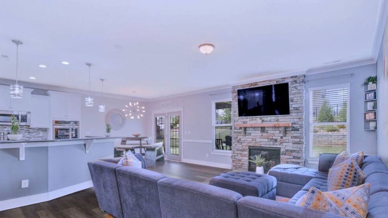 Photo of Livingroom in Dixie - Berryhill