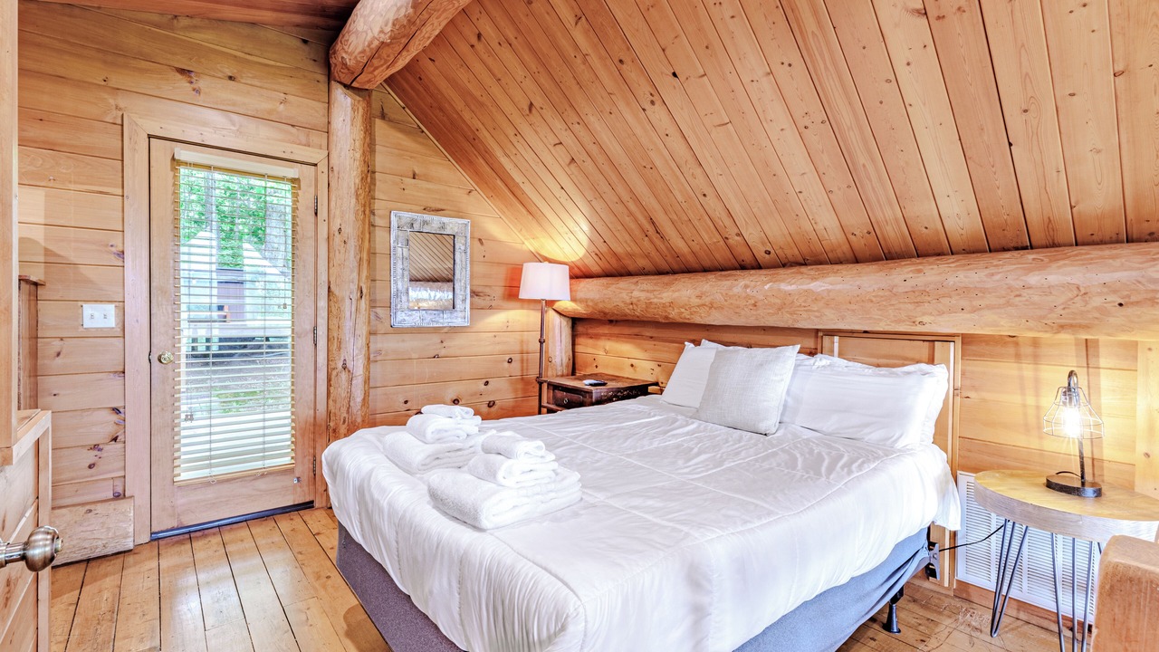 Photo of Bedroom in Almond