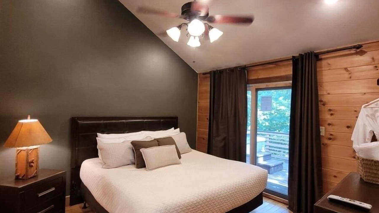 Photo of Bedroom in Bryson City